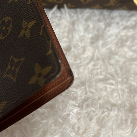 Vintage Louis Vuitton Monogram Bifold Unisex Wallet - Picture 16 of 17